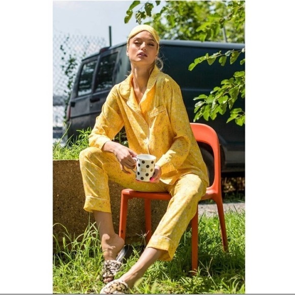 Revolve Plush Pajamas Women's Yellow Revolve Floral Pajama & Eye Mask Set Size M - Picture 3 of 13